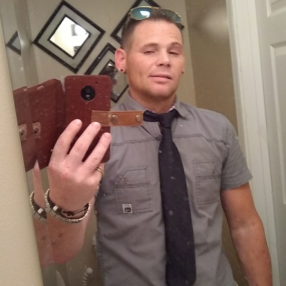 Meet your Posher, Aaron - Picture 3 of 8